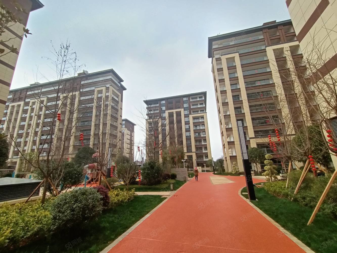 湖泉湾3号(二期)4室2厅2卫120㎡南北83.6万