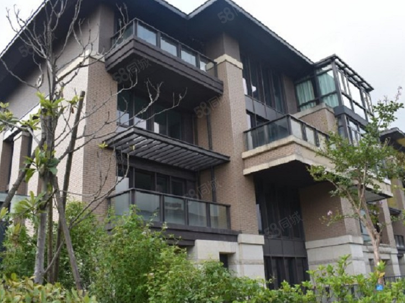 华侨城叠拼别墅 1楼带花园 环境优美 只售1288万.