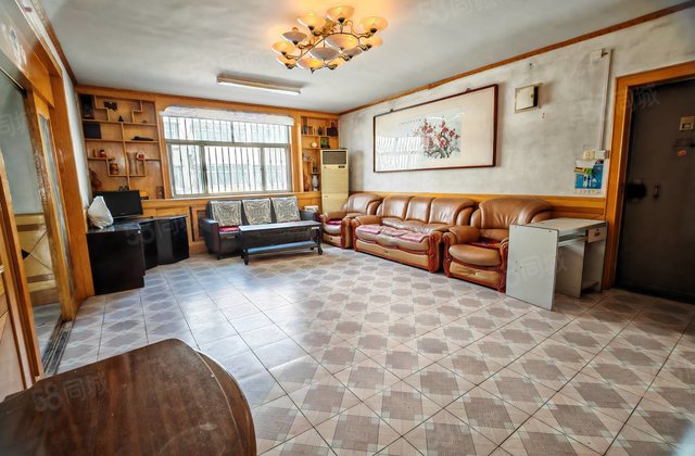 文轩，外国语，一中，区委家属院，龙山南区多层三室免大税可按揭