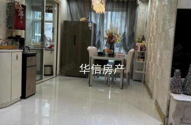 汽车站附近，精装三室双卫，10楼，带车位储藏室，总高11