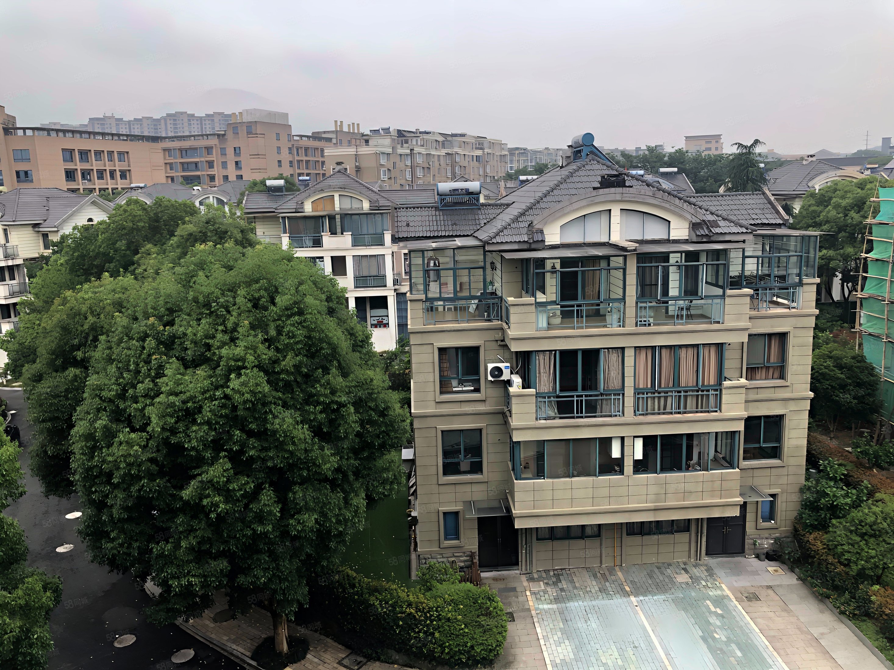 【10图】单价9500的叠排桐庐城区228万 70年产权239方共三层,江南人家