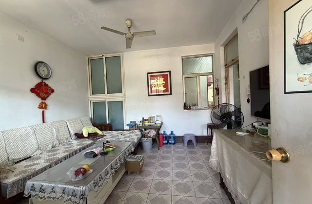 区 工商局家属院(昌润北路) 三居 带大院子免大税