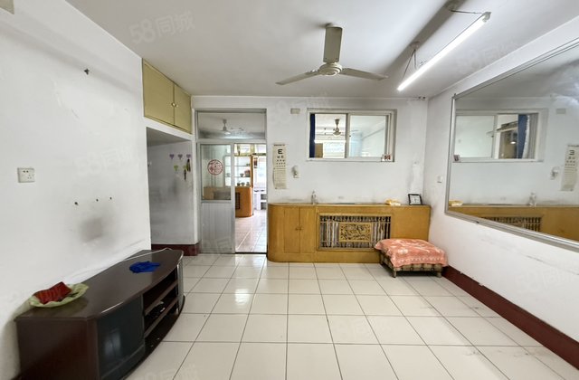 文轩中学 一中附近电业局四院一楼 三室两厅免大税 停车方便