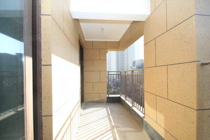 急售绿地澜庭洋房现房得房高采光足房本在手税满二价格可谈