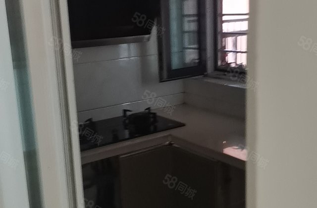 房东诚心卖 医疗配套成熟 板楼 南向采光好 电梯房 真实有效