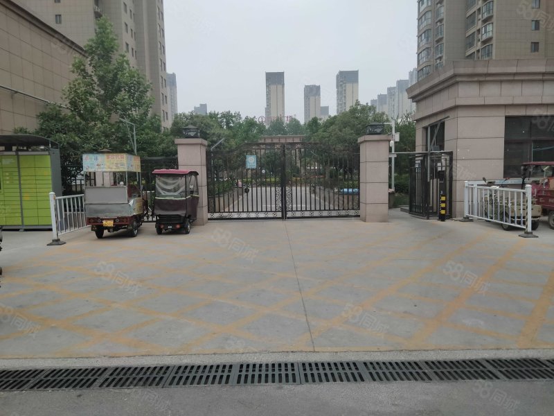 凯旋城2室2厅1卫106㎡南83万