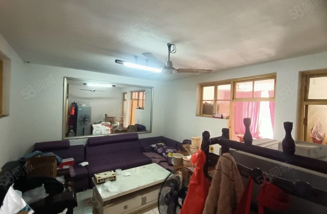 市中心 东昌总校 标准三室 中间楼层 停车方便