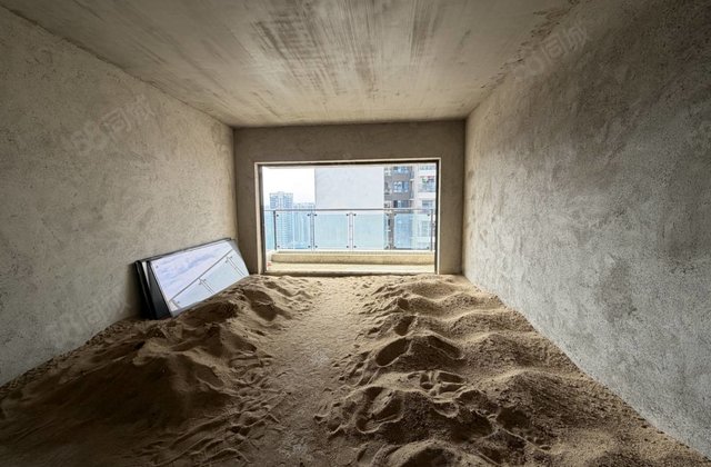 财富世家4室2厅142.86㎡145万二手房图片