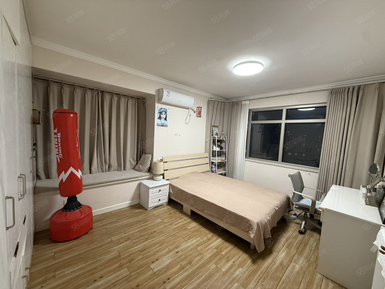 悦湖城3室2厅2卫143㎡南北91万