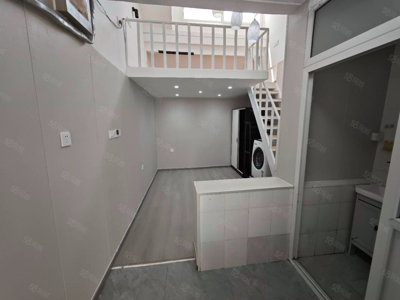 小院西巷1室1廳1衛(wèi)16㎡南北390萬