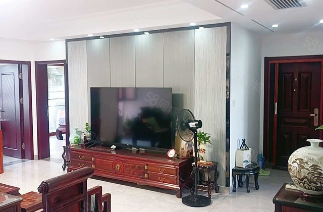 聊城  实验 奥森花园 3室双卫 精装中央空调 中间楼层