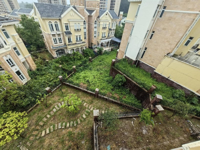 元邦山清水秀独栋别墅 大花园595方  800万