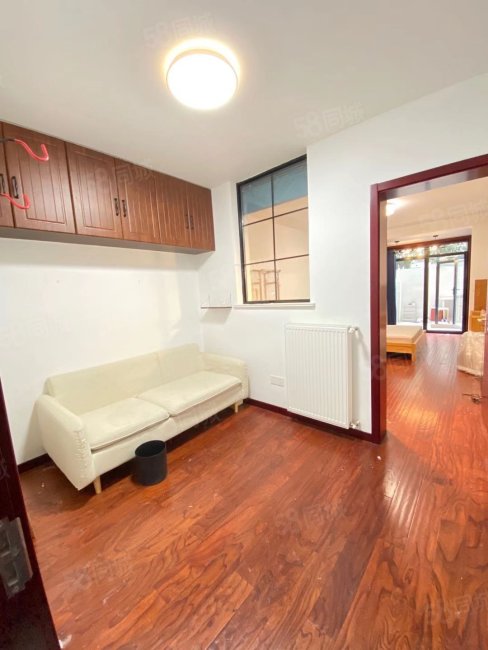 音苑小区2室1厅1卫45.7㎡南北570万