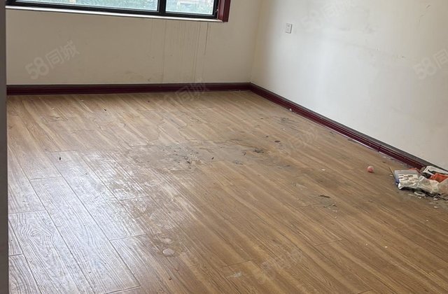 绿城百合新城 4房 周边配套完善