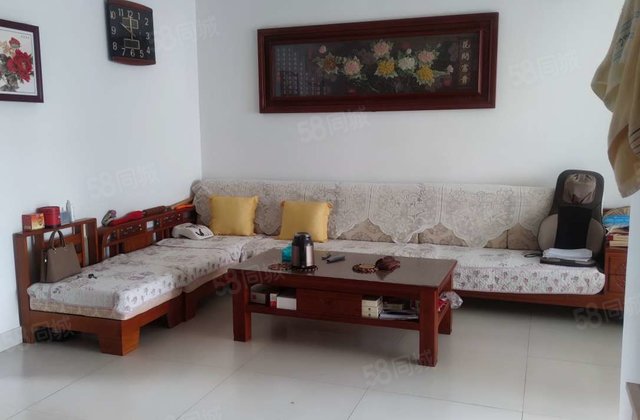 亚大怡景电梯中间楼层，三室，103平