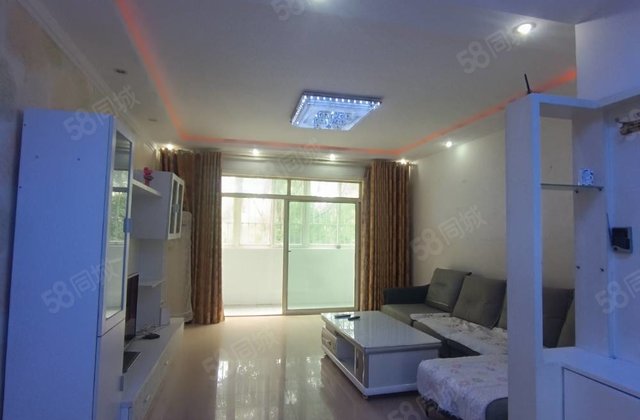 精装修凤凰新城三室两厅两卫。