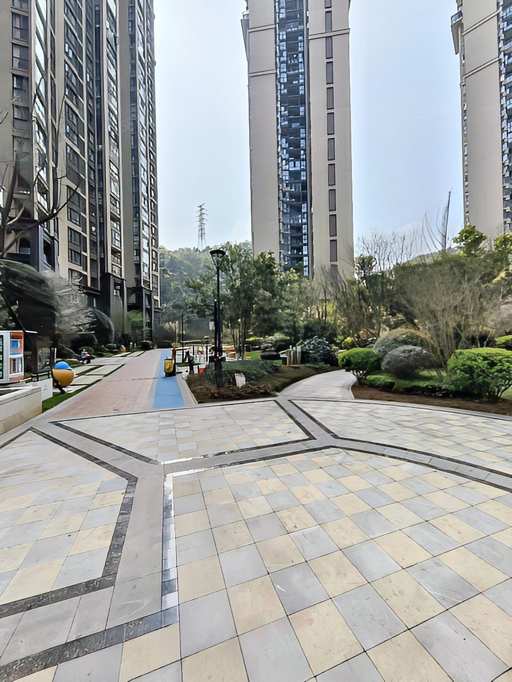 花溪美的国宾府一期毛坯138平四房送一房单价6千多