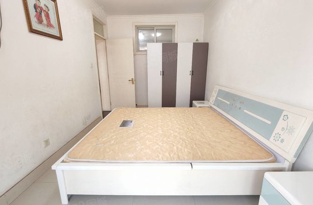 急售送车库！送储藏室！水晶城 三室一厅 好楼层 看房子方便！