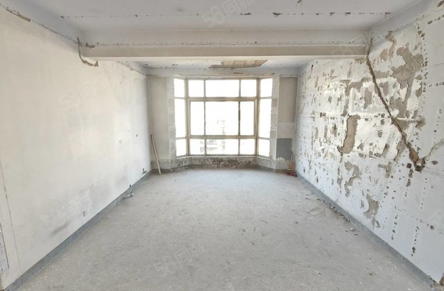 凰家阳光园4室2厅160㎡55万二手房图片