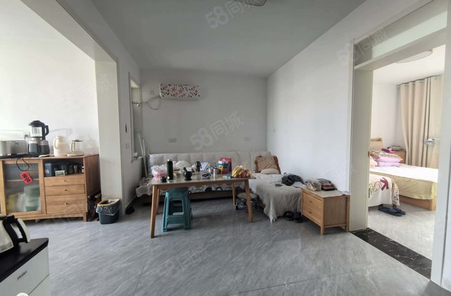 文轩一墙之隔。2室，随时看房