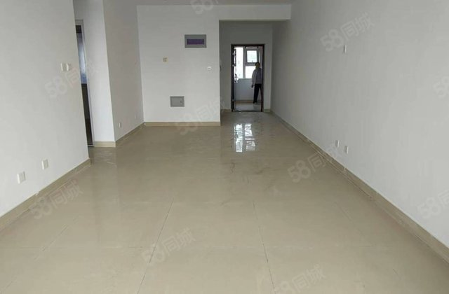 东关国际西区 次新小区 正规商品房 电梯房 出行方便