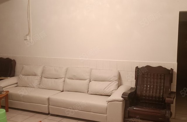 合山交警队大院3室2厅107.31㎡18.5万二手房图片