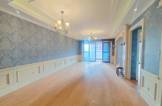 中德英伦联邦(B区)4室2厅129.79㎡350万二手房图片