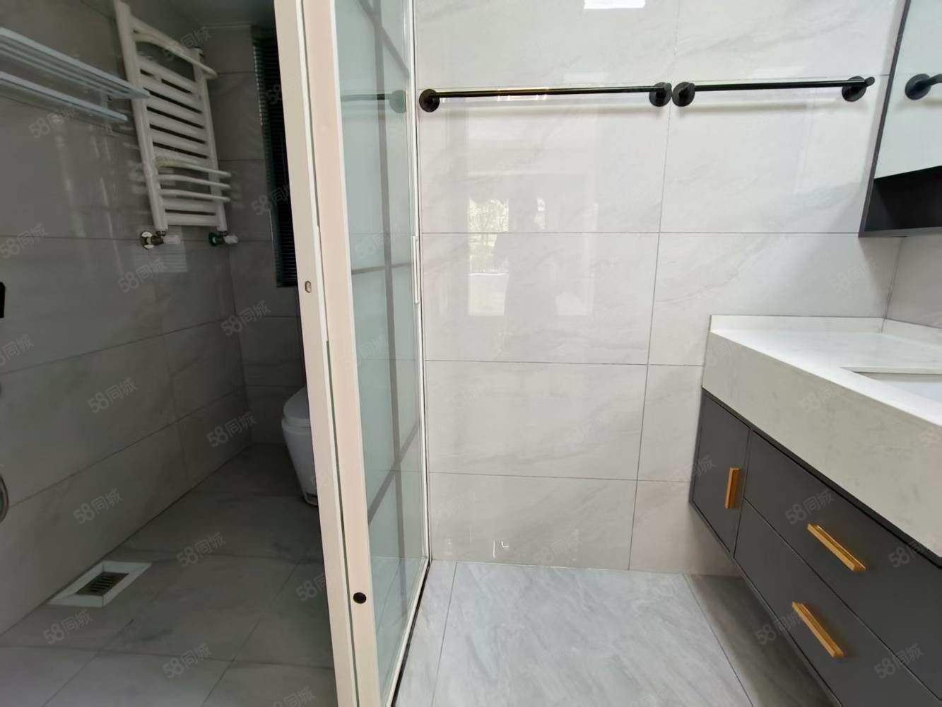 招商兰溪谷4室2厅2卫130㎡南北108万