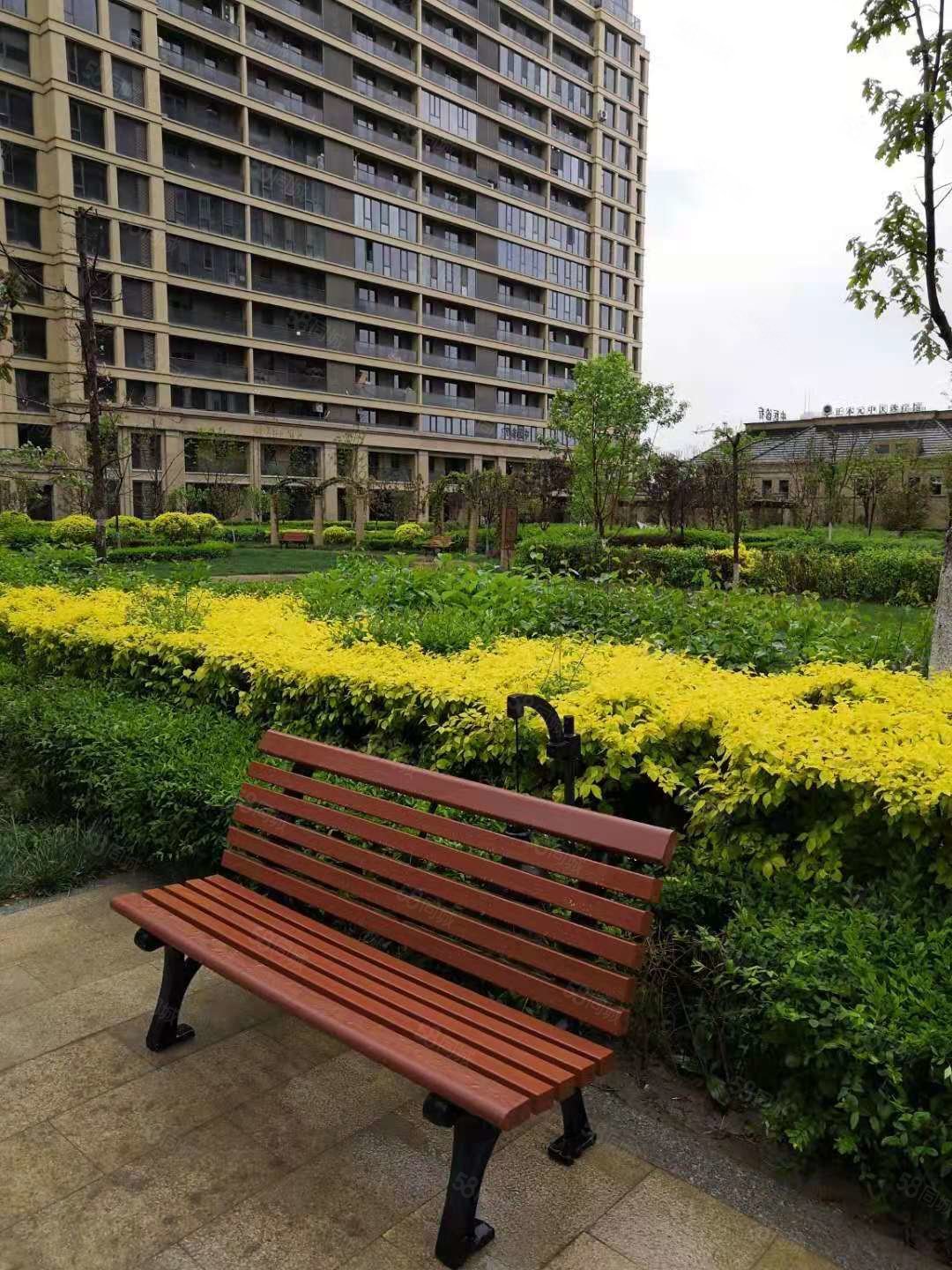 四室两厅 双卫 南北通透带车位,绿城玉园-乌鲁木齐58同城