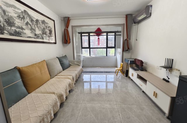 房东诚心出售精装三室两厅，带车位 储藏室