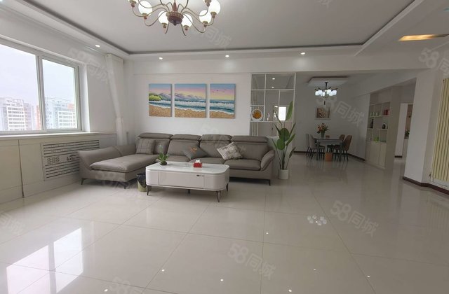 柳泉花园 精装修地暖 东边户 三室两厅两卫 带车位 诚心出售