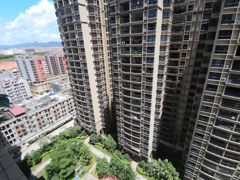 全屋瓷片上墙拎包即住 业主置换大别墅 甩卖霸王花丽江花园