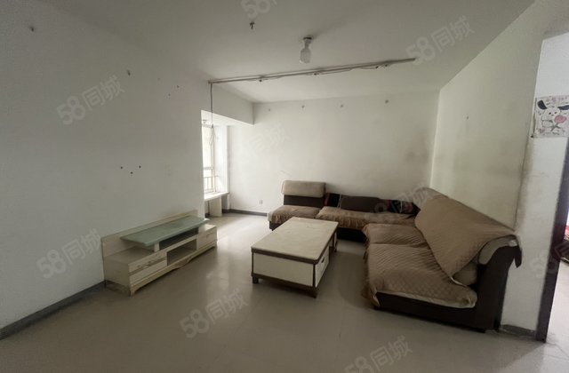 急售！站前街火车站西湖馨苑，三室仅售57.9！随时可以看房