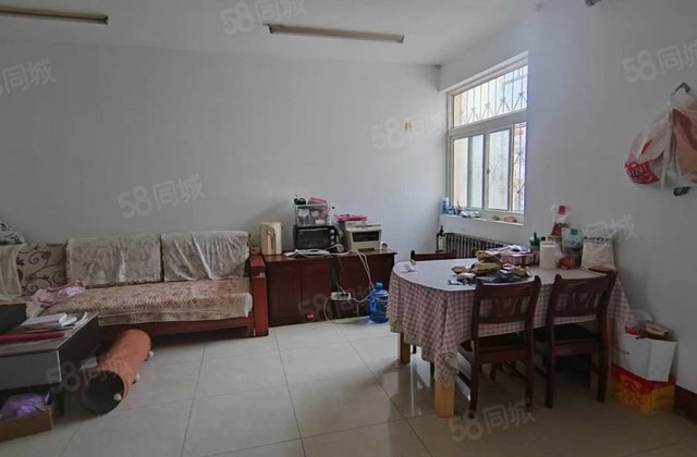 龙山花园小区 近医院 出行方便 南北通透 中间楼层采光好