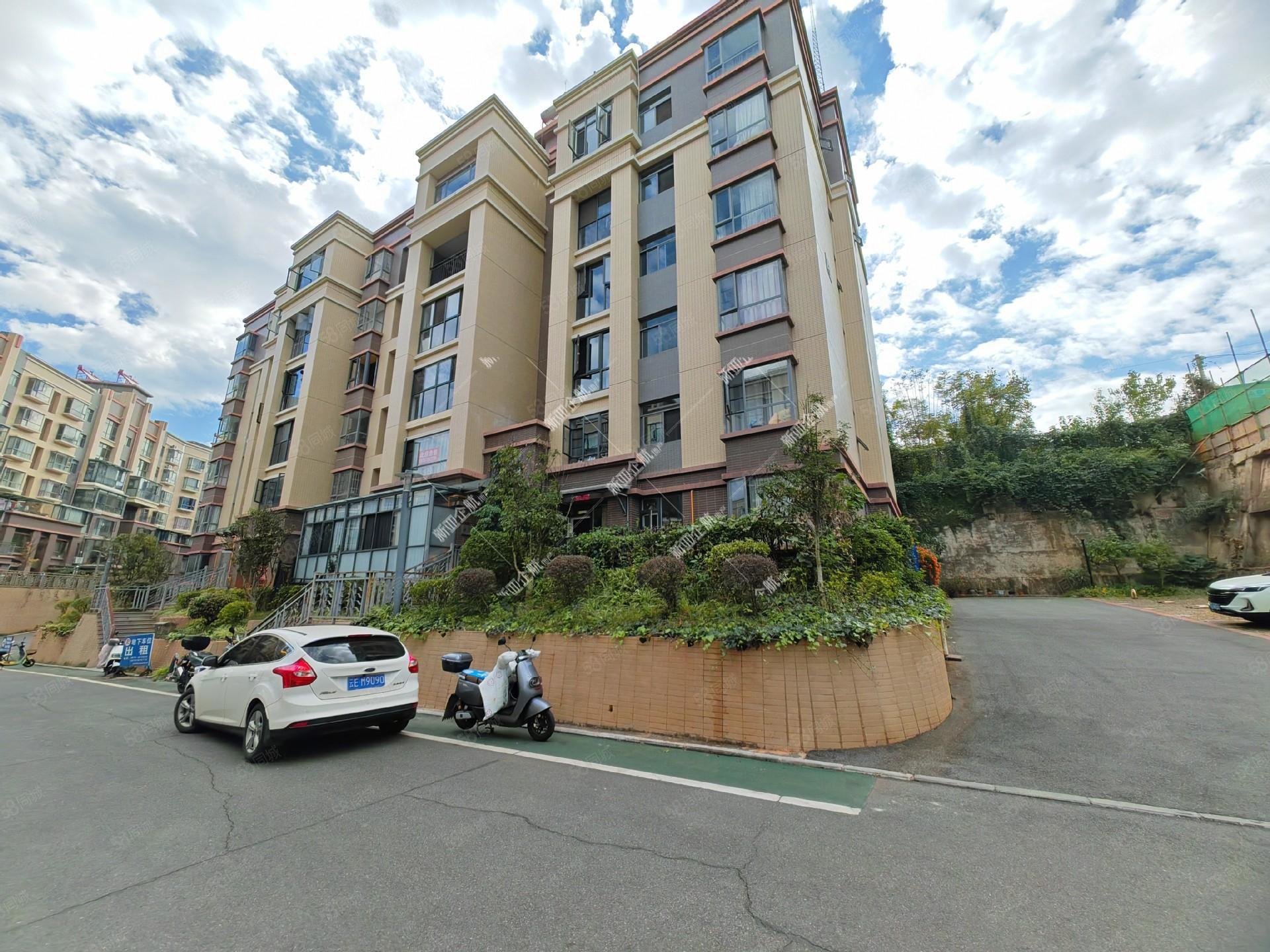 市中心丹麓小镇南北精装133平4房4楼楚雄85万带家具