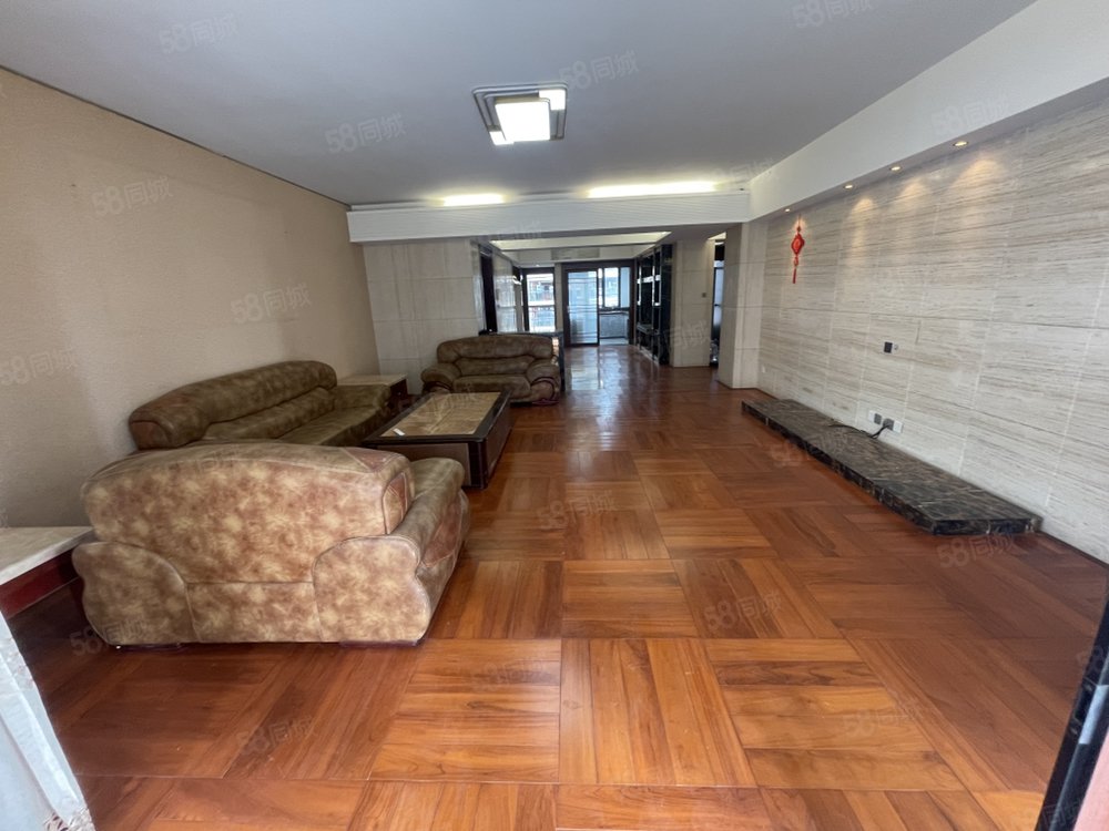 中信华府  大户型五房二厅三卫双阳台248平繁华地段配套成熟