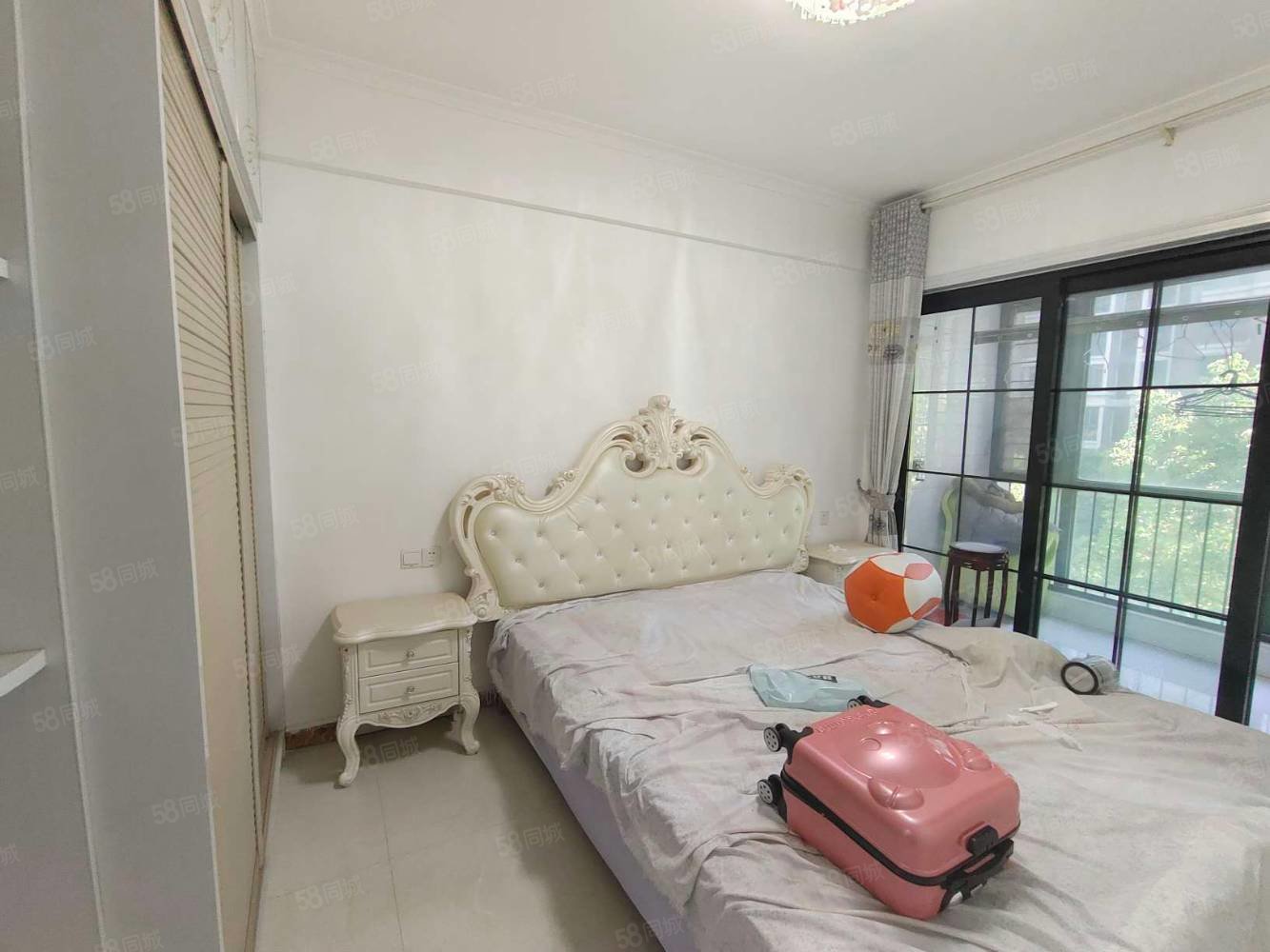 奥林清华3室2厅2卫132㎡南北68万