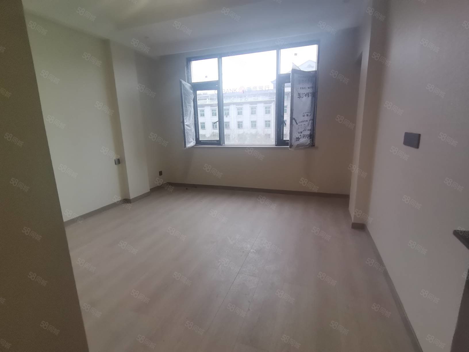 翠光一区3室2厅2卫104㎡南北78万