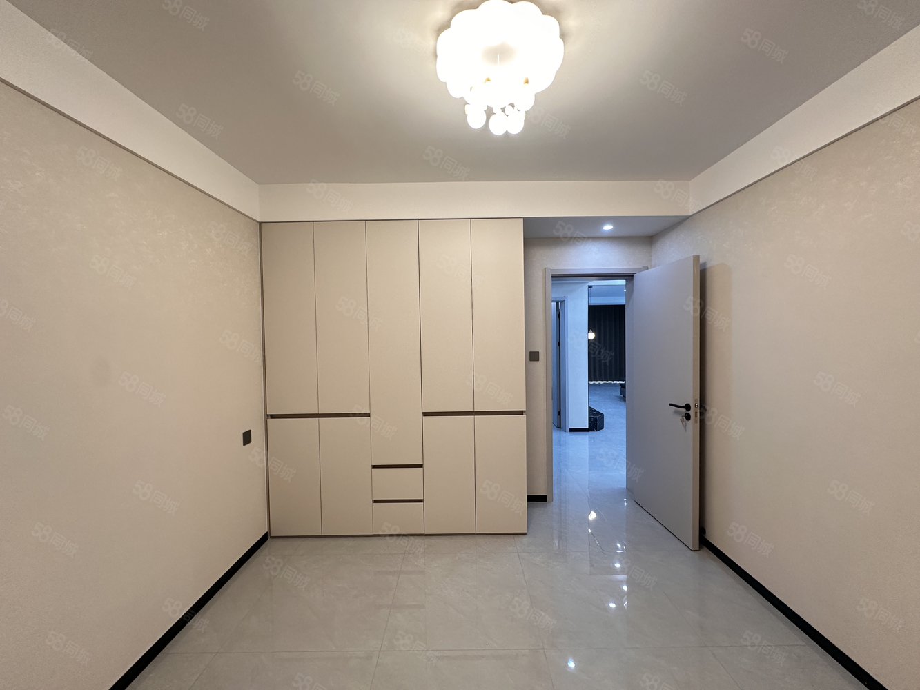 幸福小区3室2厅1卫122㎡南北49万