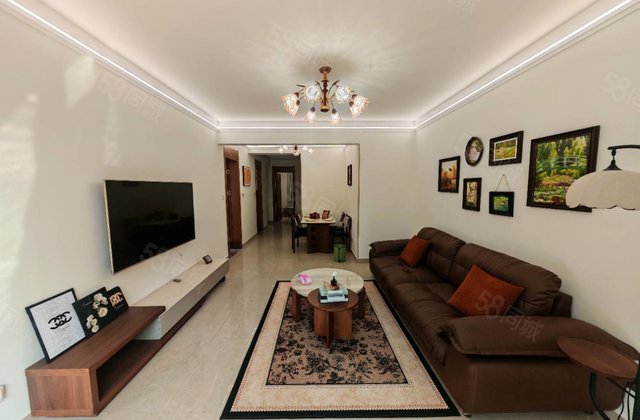 民生凤凰城壹号院，急售三居两厅两卫，随时看房，小区环境好。