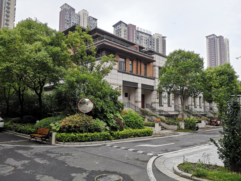 御龙山花园别墅