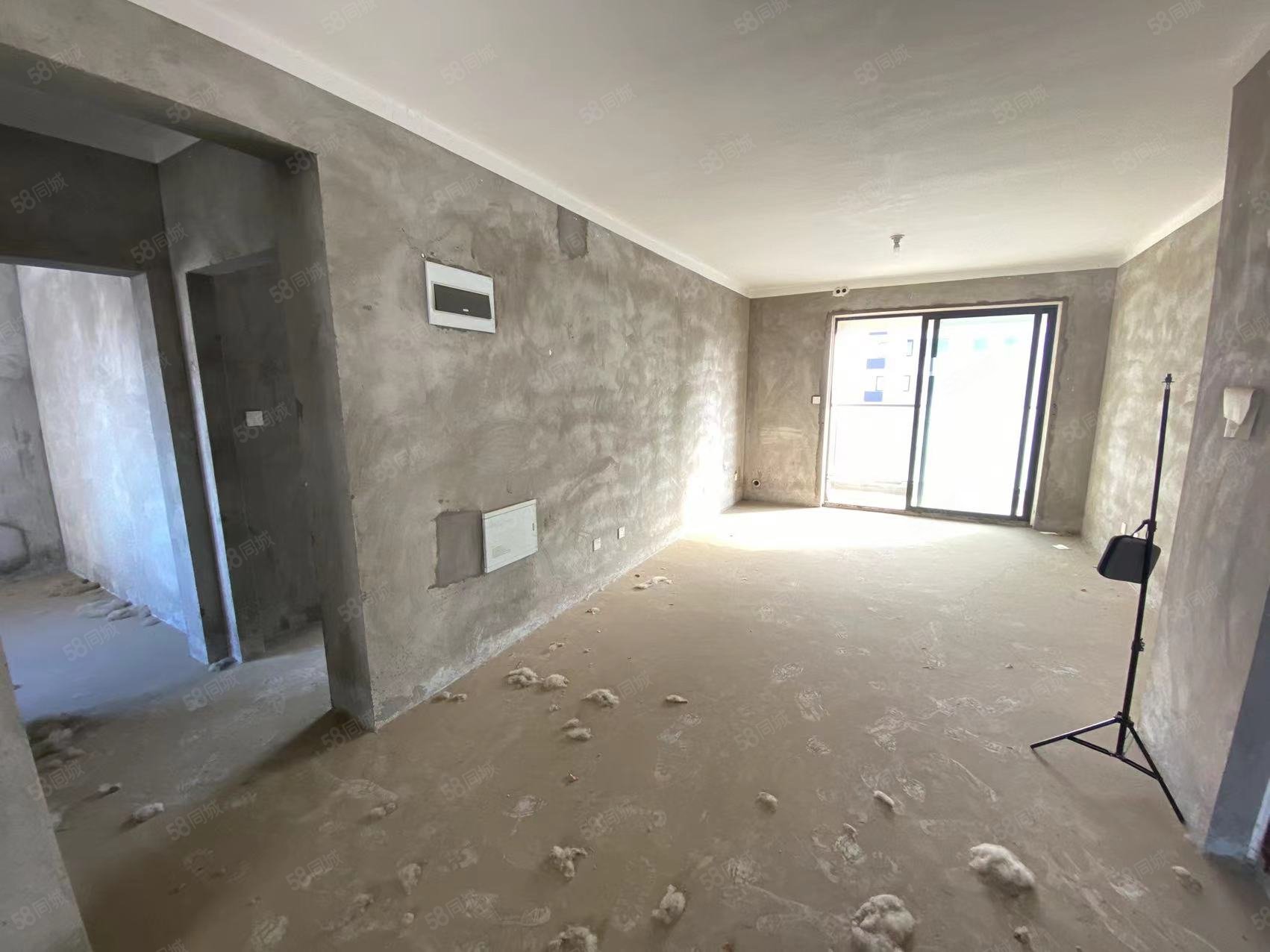 绿城桂语江南3室2厅2卫116.14㎡南北68万