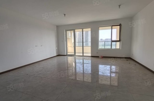 急售 大平层新房未住  小区绿化好  环境优美 送车位