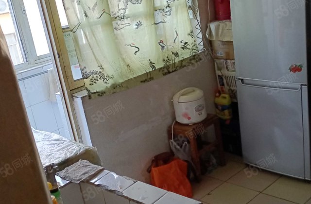 内燃机家属院(育新街)2室1厅1卫