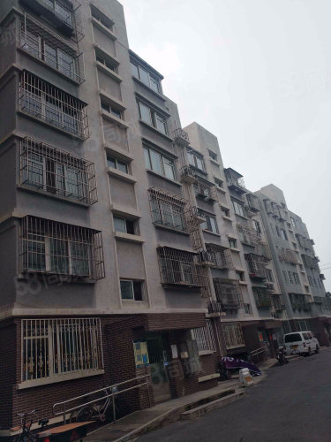 5 科技园区富锦嘉园五区,精装一居,通透户型.