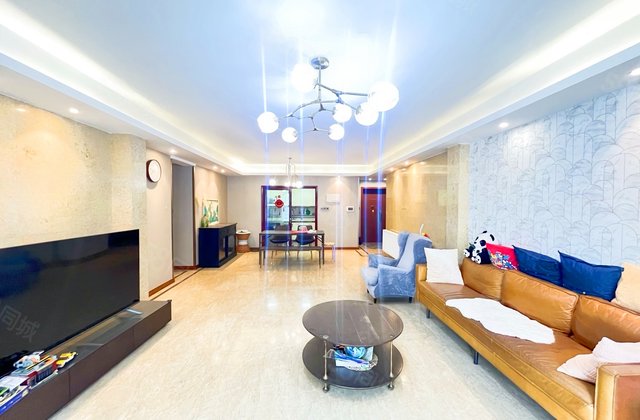 四海逸家蓝钻4室2厅96.76㎡359万二手房图片