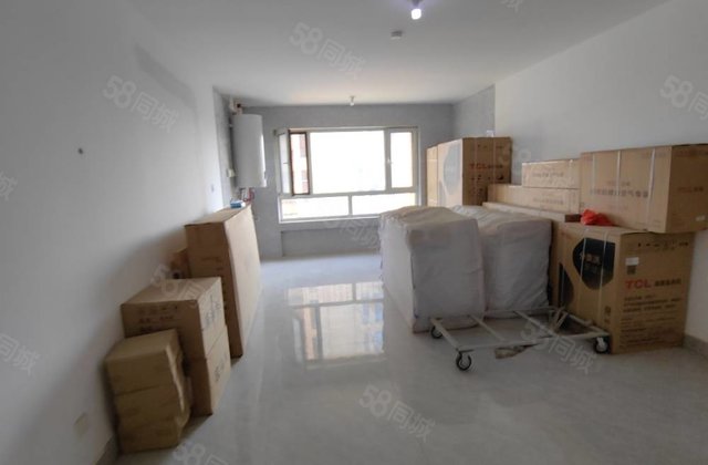 万达旁边电梯房好楼层纯新房未住，送车位储藏室，单价五千多