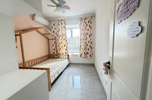 民生凤凰城！8号院新出精装三室房子！房东急用钱，找我咨询底价