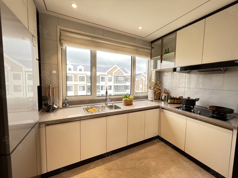 光伸玺樾3室2厅1卫89㎡南北68万