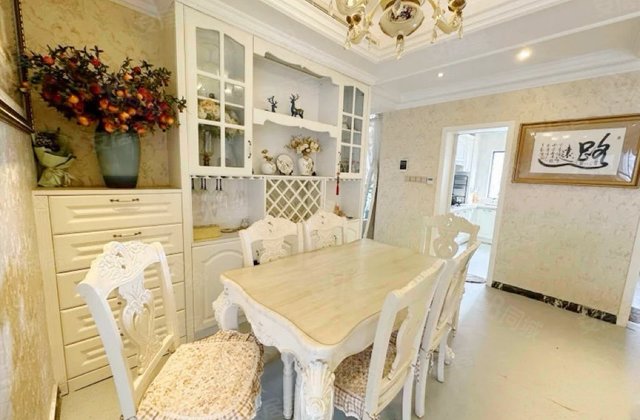 花样年龙年国际中心(二期)4室2厅110.13㎡128万二手房图片